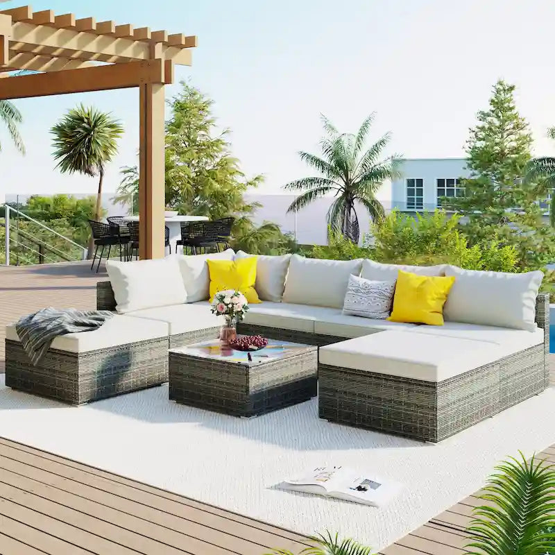 Ensemble de canapé d'extérieur modulaire moderne en résine tressée 8 pièces avec 1 table basse et 2 poufs, idéal pour les patios, les cours et les jardins.