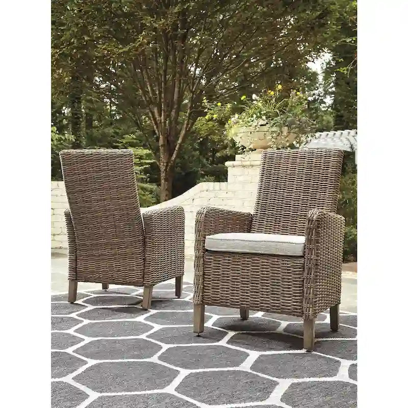 Ensemble de salle à manger d'extérieur 5 pièces marron/beige Signature Design by Ashley Beachcroft - 42,25 po L x 84,25 po P x 29,25 po H