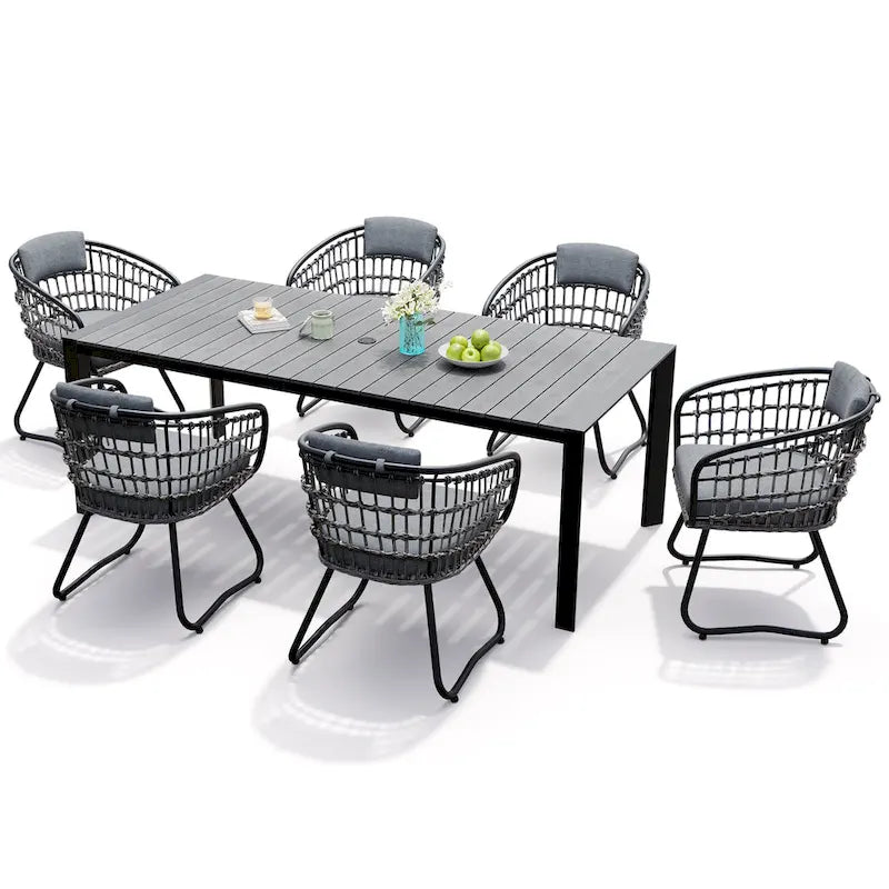 Ensemble repas d'extérieur pour patio : table en aluminium avec trou pour parasol et chaises en rotin