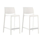 Ensemble de quatre chaises de bar d'extérieur HomeRoots, 26 pouces, en plastique robuste imitation rotin blanc, dossier bas, hauteur comptoir