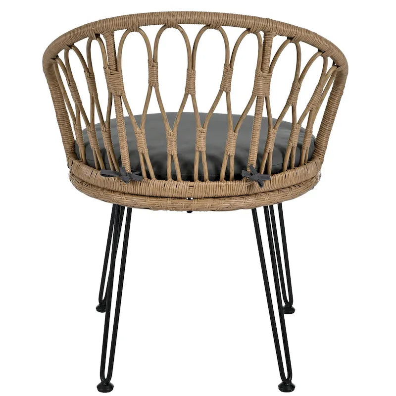 Ensemble de salle à manger d'extérieur 3 pièces comprenant une table basse ronde en verre avec étagère de rangement et 2 chaises en rotin avec coussins.