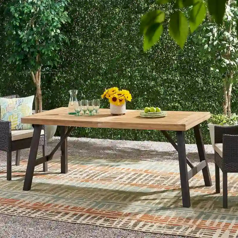 Ensemble de salle à manger rectangulaire d'extérieur en bois d'acacia, comprenant 3 pièces, avec 2 bancs et plateau à lattes. Idéal pour terrasse, jardin et pique-nique.