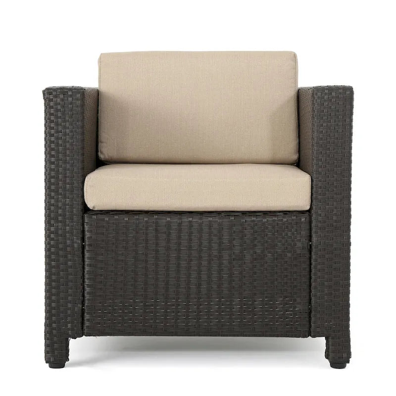 Ensemble de 4 fauteuils d'extérieur Elza, en rotin synthétique marron et beige.