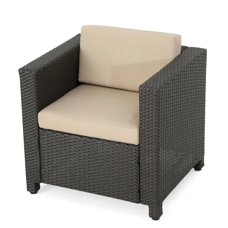 Ensemble de 4 fauteuils d'extérieur Elza, en rotin synthétique marron et beige.