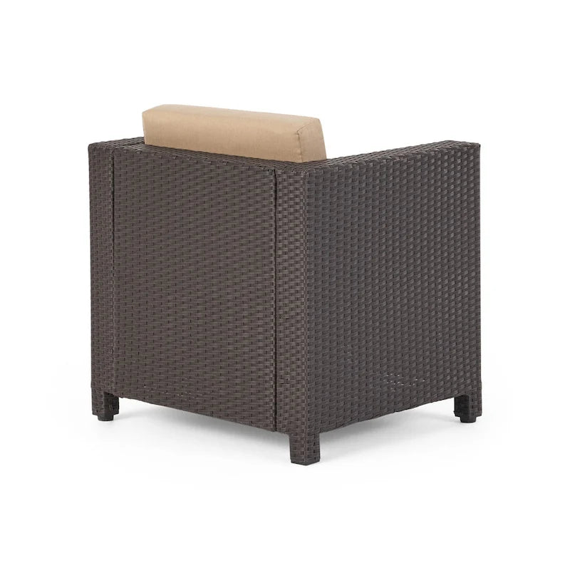 Ensemble de 4 fauteuils d'extérieur Elza, en rotin synthétique marron et beige.
