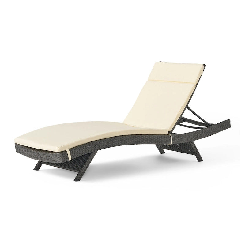 Chaise longue d'extérieur Hypoint en osier sans accoudoirs avec coussin, par Christopher Knight Home