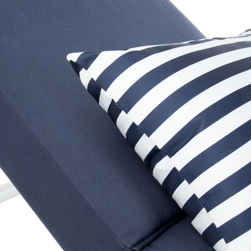Transat d'extérieur SAFAVIEH Miya - 72,8 cm (L) x 27,6 cm (P) x 33 cm (H) - 73 cm (L) x 33 cm (P) x 28 cm (H)