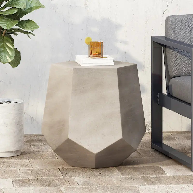 Table d'appoint légère en béton Felix par Christopher Knight Home