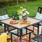 Ensemble de patio MAISON ARTS 5 pièces comprenant une table en faux bois et des chaises empilables en métal - Ensemble de 5 pièces