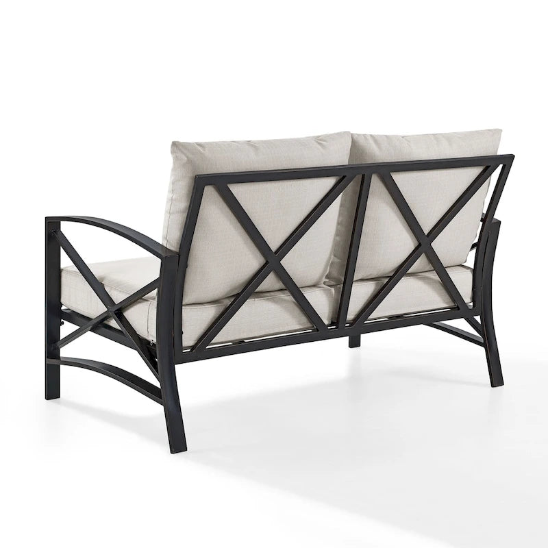 Canapé d'extérieur deux places Crosley Kaplan en acier bronze huilé avec coussins couleur avoine - 137 cm (L) x 77,5 cm (P) x 81 cm (H)
