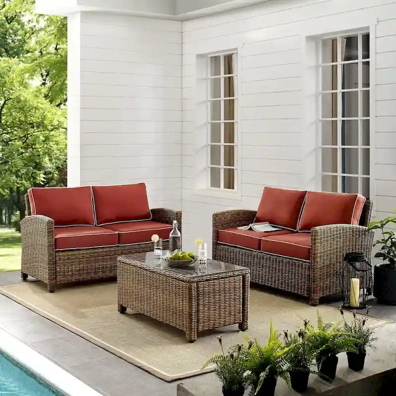 Ensemble de salon de jardin en résine tressée Crosley Bradenton 3 pièces avec coussins Sangria - 94,5 cm L x 94,5 cm P x 32,5 cm H
