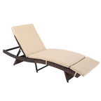 Chaise longue de jardin en osier avec coussin