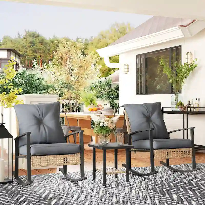 Ensemble bistro de patio Outsunny 3 pièces, ensemble de meubles en osier avec coussins capitonnés, chaises berçantes en rotin et table basse