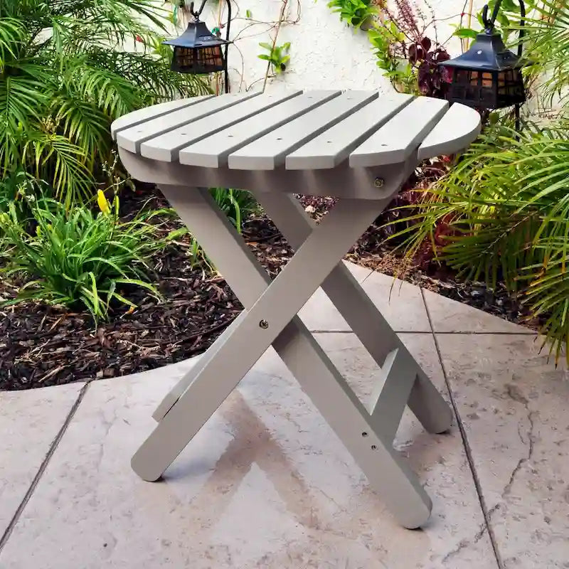 Remedy 19 Table pliante ronde en bois de cèdre assemblée