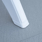 Table de patio ronde en plastique Outsunny avec trou pour parasol, table à manger