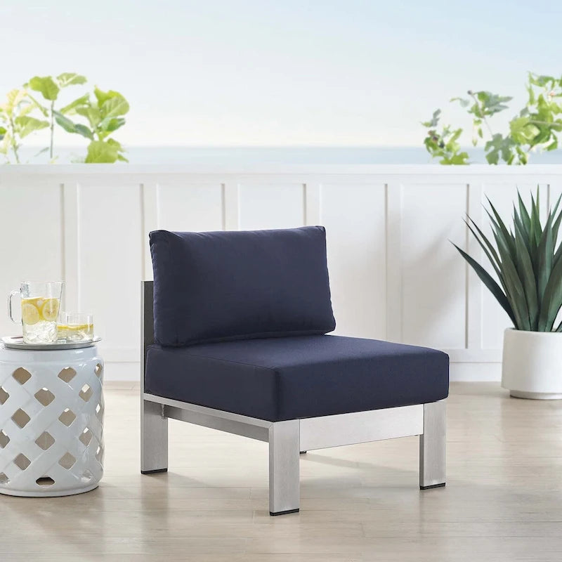 Chaise de patio extérieure sans accoudoirs en aluminium et tissu Sunbrella Shore