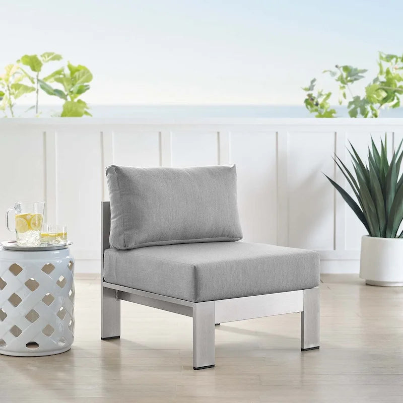 Chaise de patio extérieure sans accoudoirs en aluminium et tissu Sunbrella Shore
