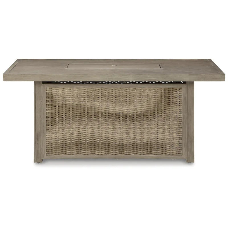 Table brasero Beachcroft marron/beige, signée Ashley Beachcroft, avec 4 fauteuils pivotants Nuvella.