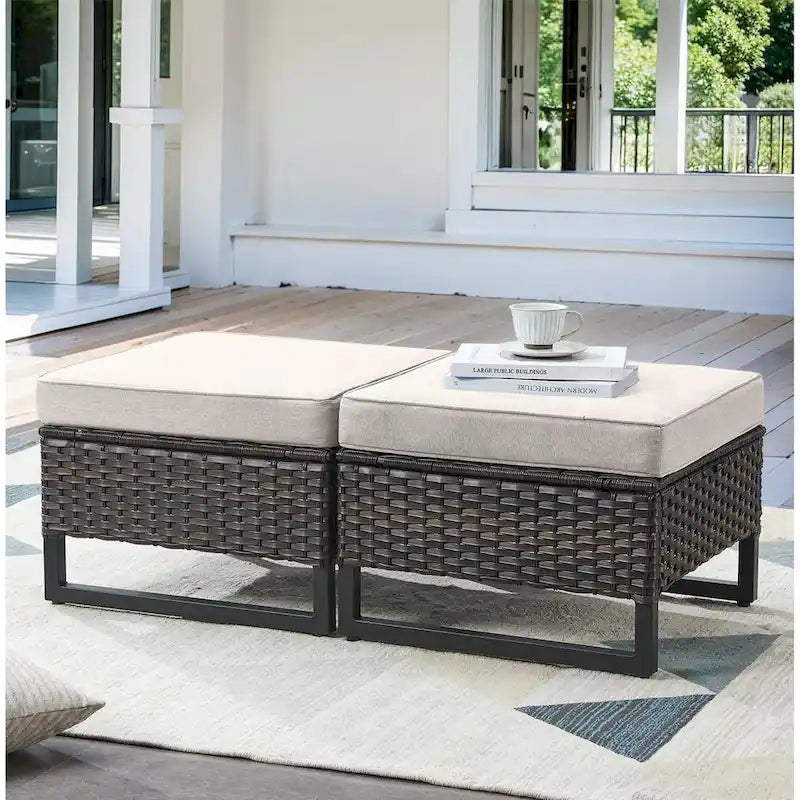 Ensemble de 4 poufs et chaises de jardin en osier marron