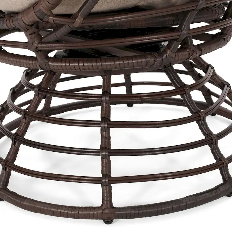 Fauteuil en osier Oaks Aura au design abstrait en maille, fauteuil pivotant en rotin tressé artisanal en forme d'œuf, fauteuil en forme de panier avec coussin