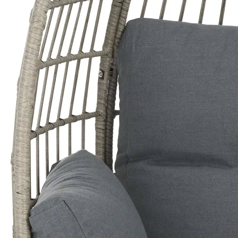 Fauteuil œuf Emmett Outdoor Living de SAFAVIEH - 40 cm (L) x 35 cm (P) x 60 cm (H)